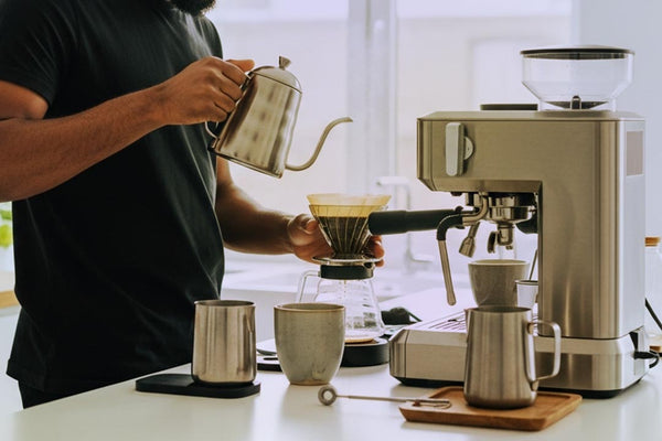 Find the right coffee grind for your taste and equipment with Deadline Coffee
